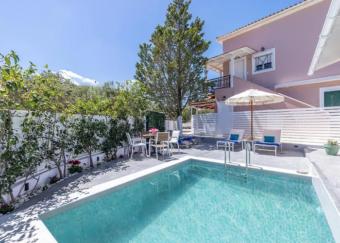 Soso's Garden With Private Pool Ferienhaus