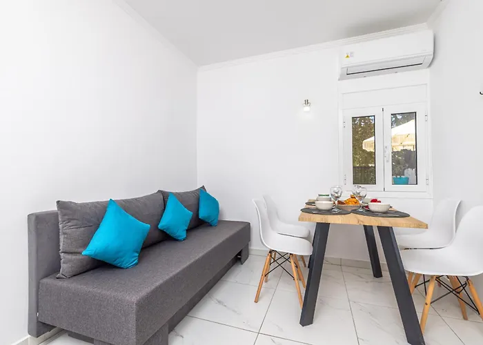 Soso's Garden With Private Pool بيت للعطل Plános