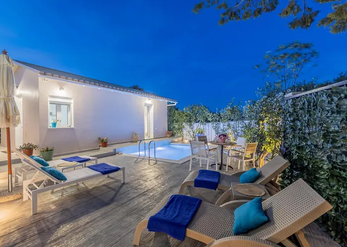 Soso's Garden With Private Pool بيت للعطل Plános